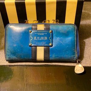 LAMB by Gwen Stefani Wallet